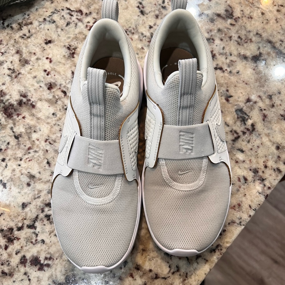 Womens White Nike slip ons Size 8 super comfortable and cute!